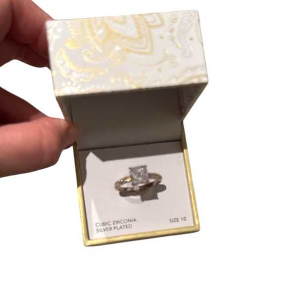 Charter Club Silver Plated Cubic Zirconia Ring Elegant with Clear Gemstone - Picture 5 of 5